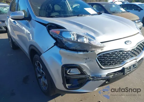 2020 Kia Sportage Lx z USA, uszkodzony, nr VIN KNDPMCAC4L7737825